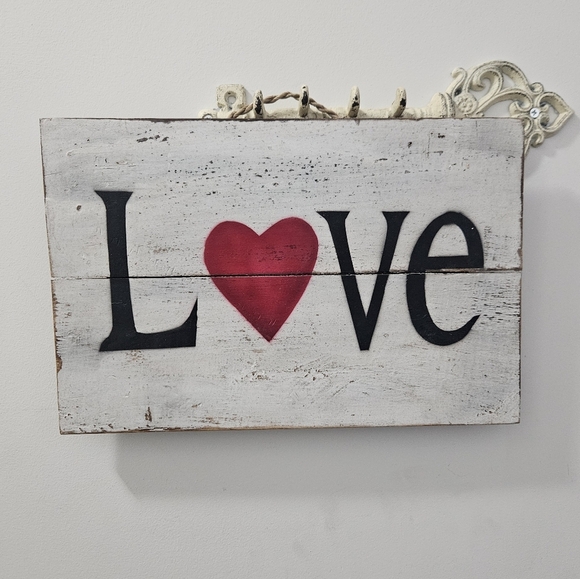 Adorable Love wooden sign - Picture 1 of 1